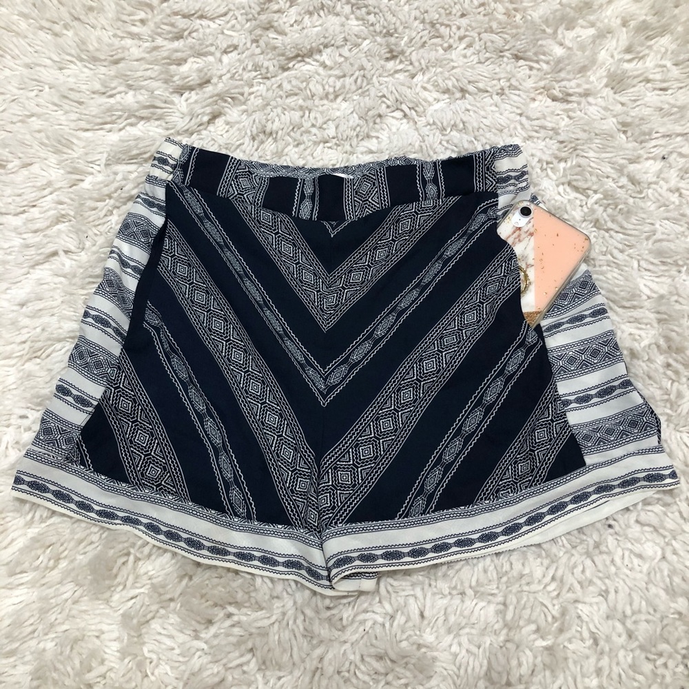 XHILARATION - Flare stretch shorts with pockets